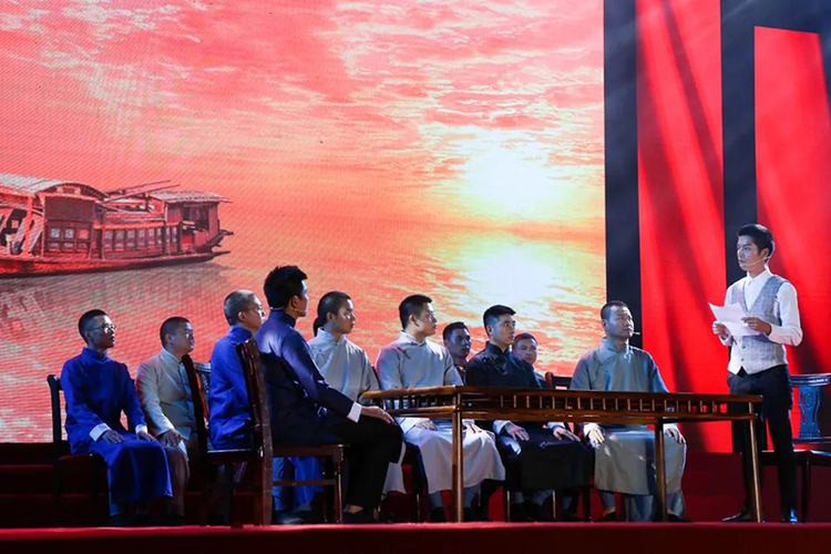 党史学习教育"活起来"_fororder_音乐情景剧《奋斗百年路-启航新征程