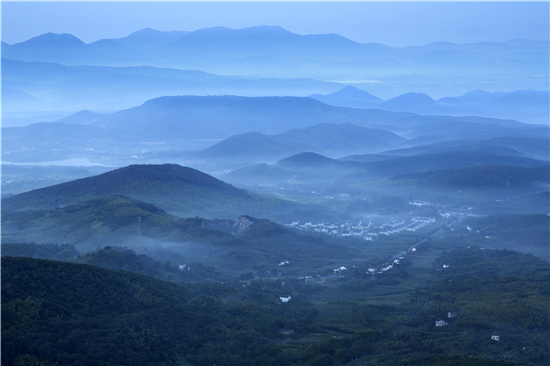 長蕩湖,又名洮湖,跨金壇,溧陽兩地,屬太湖水系,是金壇人民的母親湖.