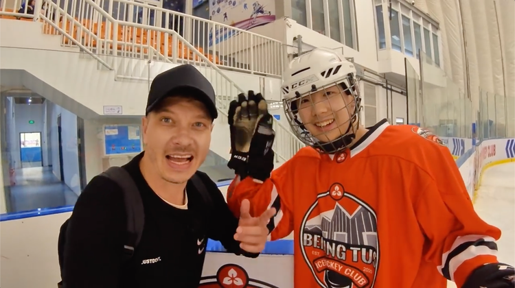 Foreign Vlogger Feels the Power of Chinese Youths_fororder_Jerry3