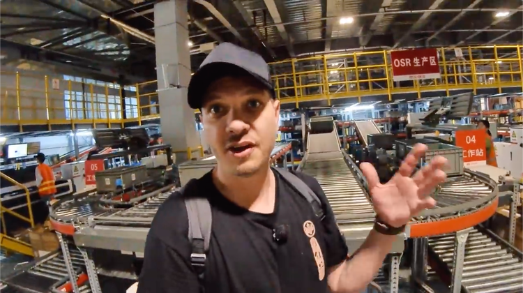 Foreign Vlogger Praised the Technological Development of Beijing_fororder_Jerry