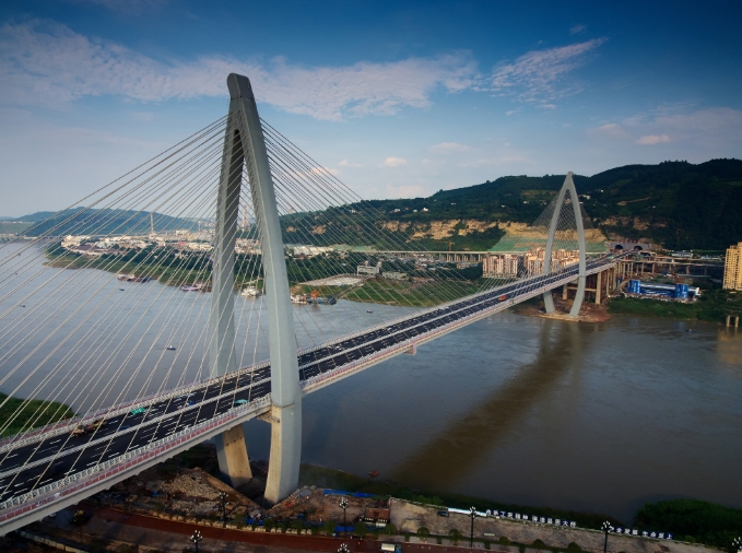 （中首）四川这座“鱼跃长江”大桥通车了 造型为全国首创