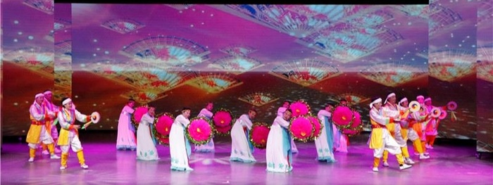 [청취자 내신] 지역사회에서 대형 아마추어 문예공연 조직_fororder_微信图片_20210612051955