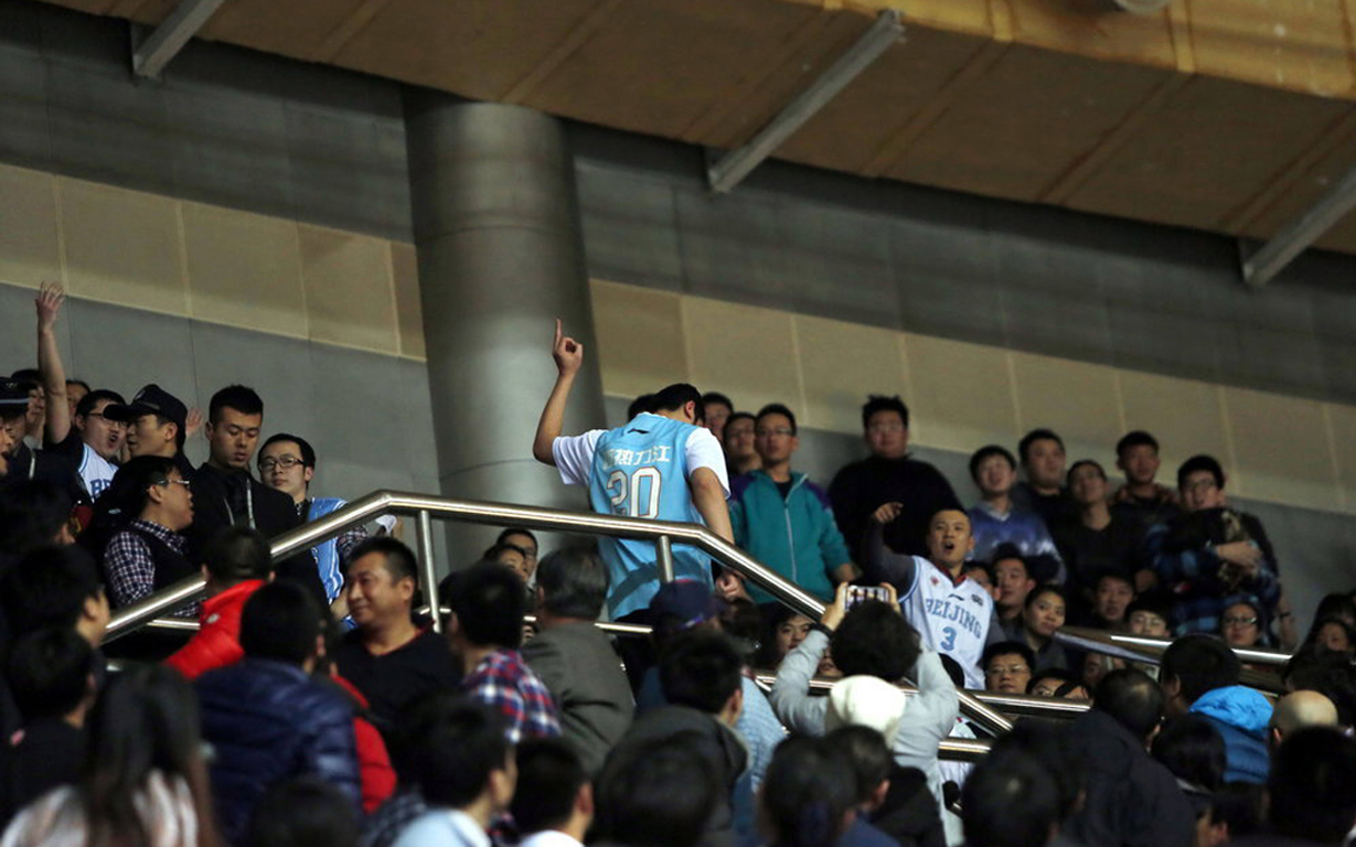 揭CBA最"魔鬼"主场 京骂+软硬暴力滋生地