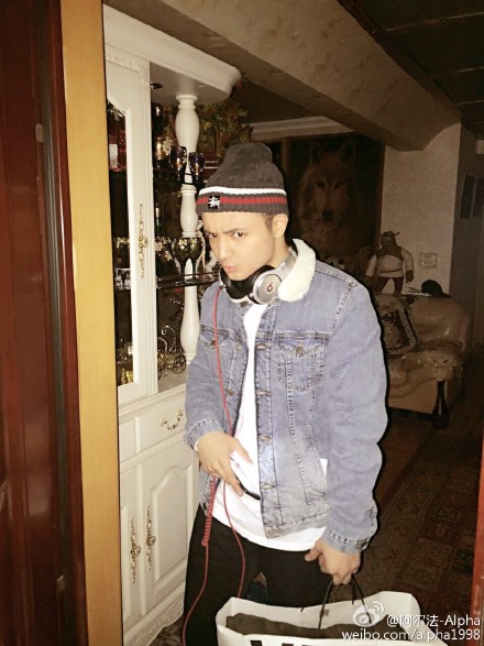 《超速绯闻》里的表情包小男孩近照曝光!盘点昔日小童星(图)