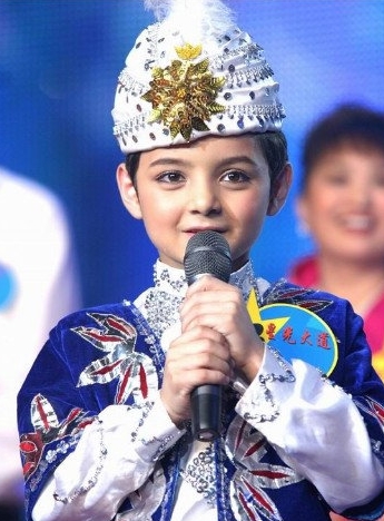 《超速绯闻》里的表情包小男孩近照曝光!盘点昔日小童星(图)