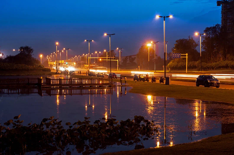 成都龙泉驿区柏合街道“百年百事”作品展线上展出_fororder_4-成都龙泉驿区龙华路夜色--供图--成都龙泉驿区柏合街道办