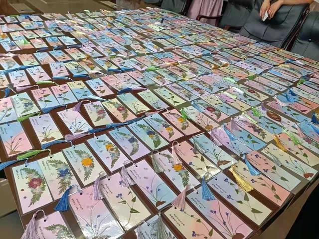 青春不散场,这份毕业礼物注定要珍藏一辈子