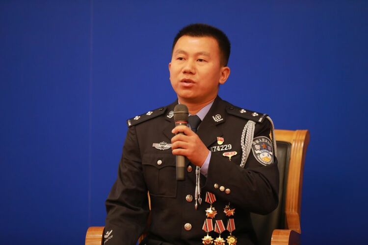 为天下无毒——来自边境缉毒先锋的讲述