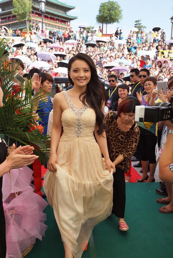 孙茜被爆曾给徐帆做词替 跑龙套一天60元