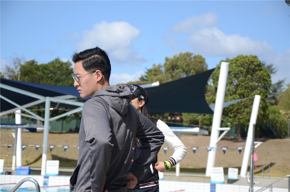 宁泽涛翻译颜值逆天 侧脸胡歌正脸吴彦祖