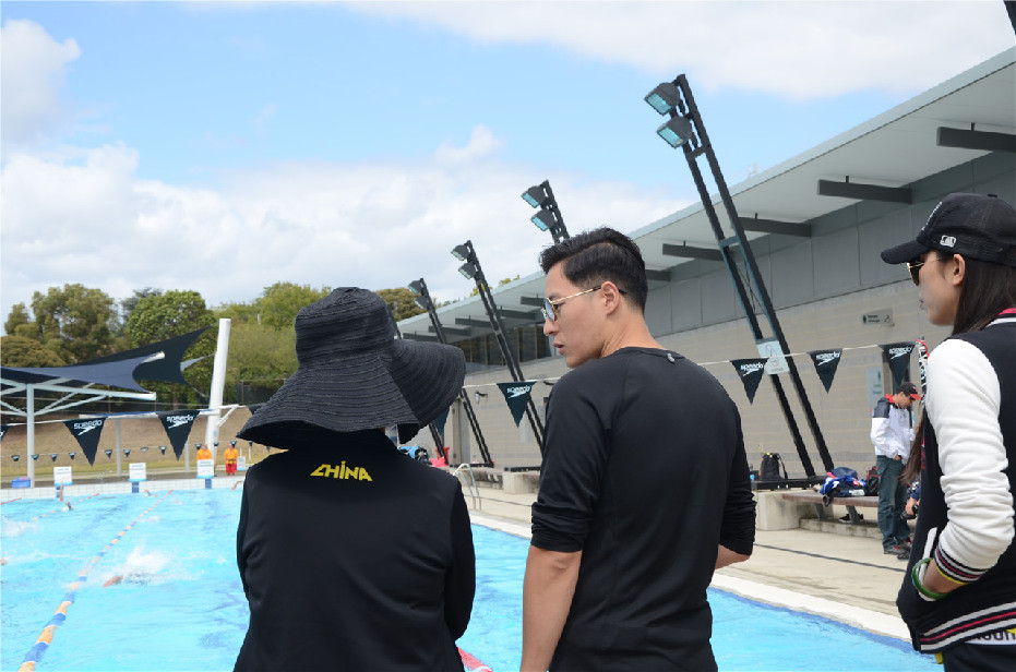 宁泽涛翻译颜值逆天 侧脸胡歌正脸吴彦祖