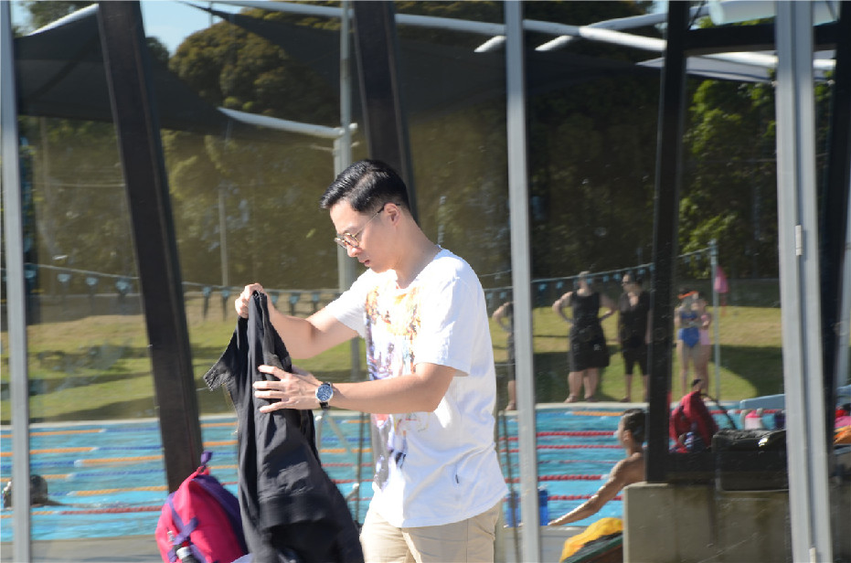 宁泽涛翻译颜值逆天 侧脸胡歌正脸吴彦祖