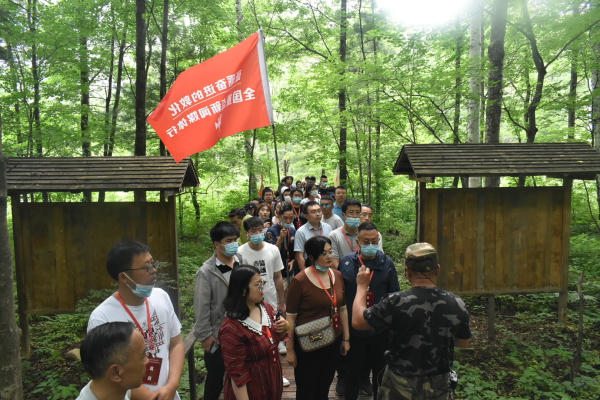 砥礪奮進的敦化丨參觀寒蔥嶺紅色教育基地 感受抗聯精神紅色基因