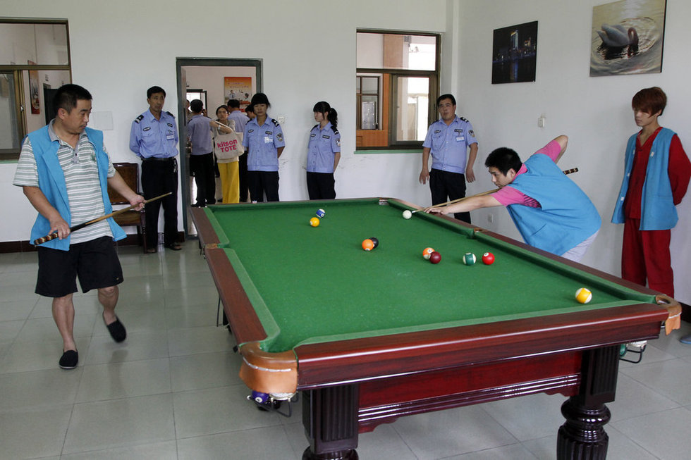 揭监狱体育:美国赌神狱中练牌技获百万美元