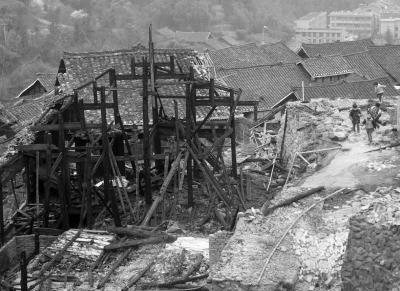 贵州剑河苗寨发生大火 村民:政府涂刷的油漆助燃