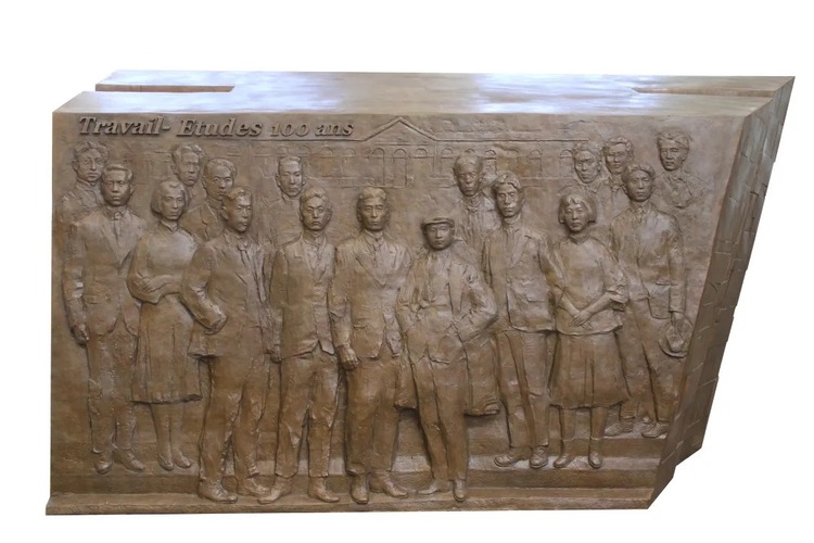 一百多年前，他们这样留法勤工俭学……｜《美术经典中的党史》邀您走近青铜浮雕作品《百年丰碑》……