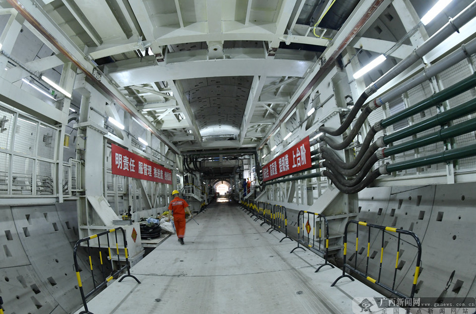 广西全速推进首例盾构机开挖高铁隧道项目