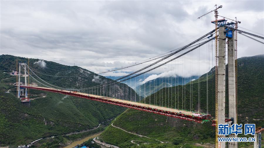 川黔大通道赤水河大桥顺利合龙
