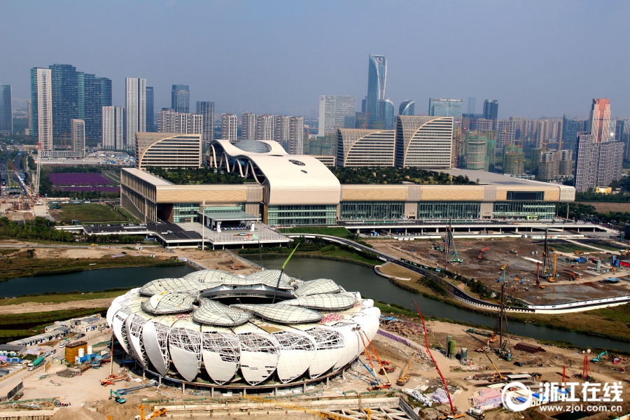 杭州：奧體網球中心“小蓮花”現雛形
