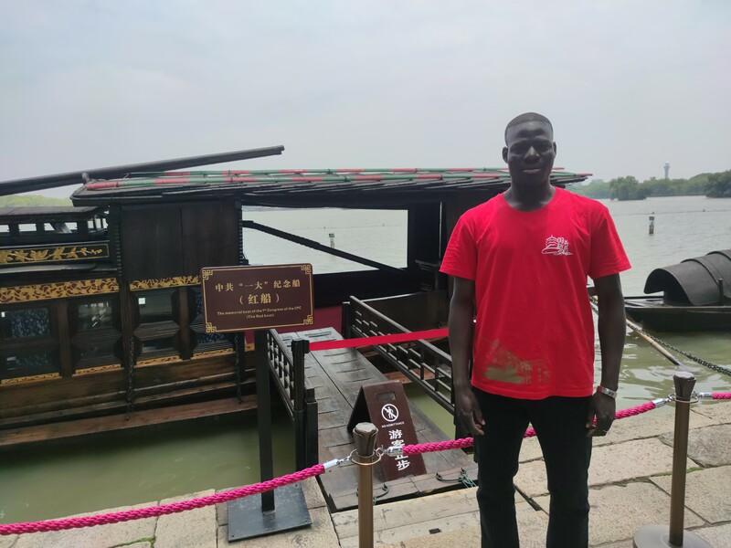 Dalibai ‘yan Afirka da suka samu wasika daga shugaba Xi Jinping na kasar Sin_fororder_20210629-bayani-dalibai-Bello-2