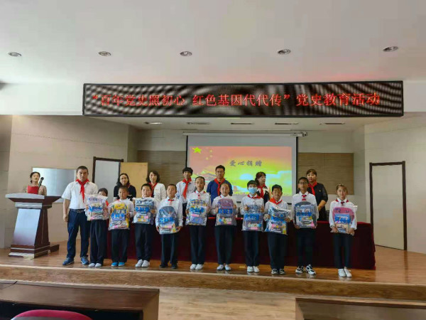 [청취자 내신] 지역사회에서 중국공산당 창당 100돐 기념활동 진행_fororder_丹光社区关工委开展“百年党史照初心 红色基因代代传”党史教育活动2 北山街道供图