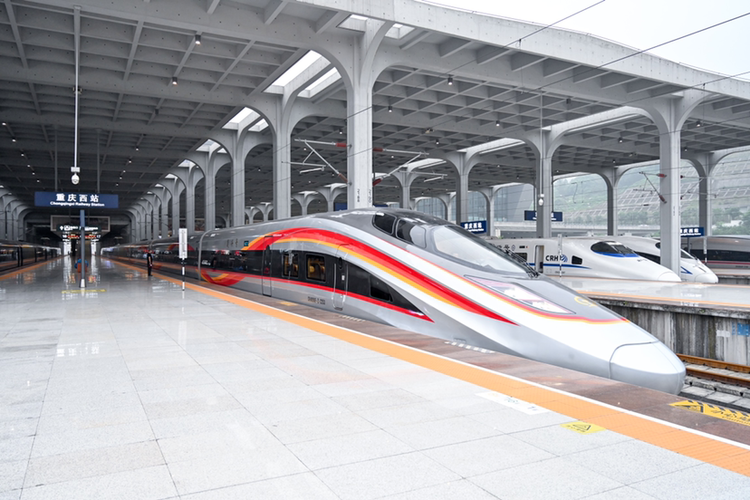 揭秘新中国第一条自主建设的铁路！丨《美术经典中的党史》邀您走近油画《开路先锋》……