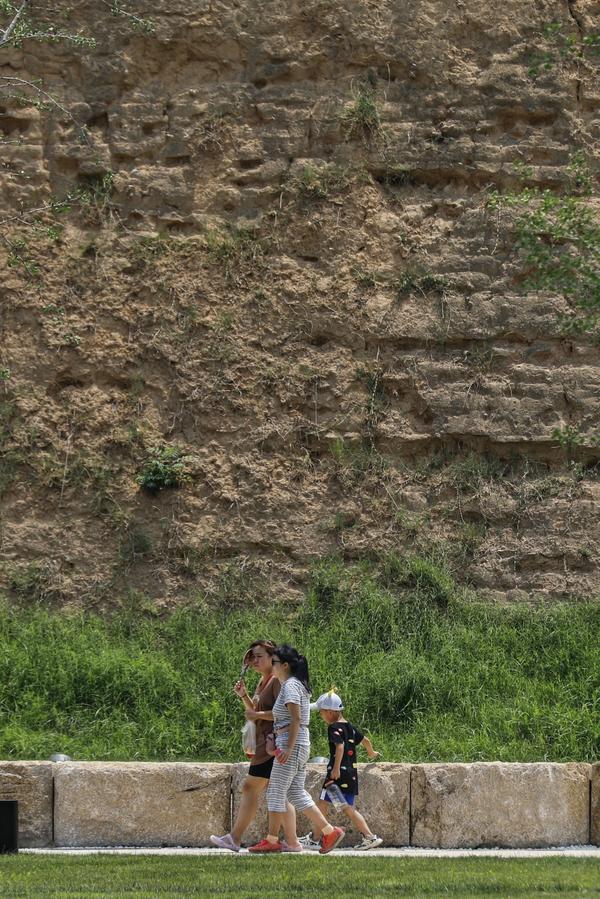 “打卡”鄭州商都遺址公園！古老與現代交相輝映