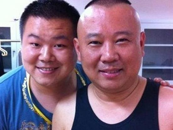 德云四少里的五环教主”818岳云鹏艰辛成名路