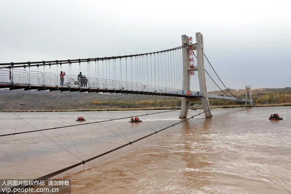 首座黃河3D玻璃橋亮相寧夏中衛市