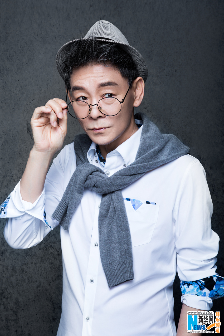 李光复写真曝光 搞怪卖萌暖意十足