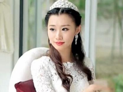 笑星巩汉林漂亮的儿媳美照