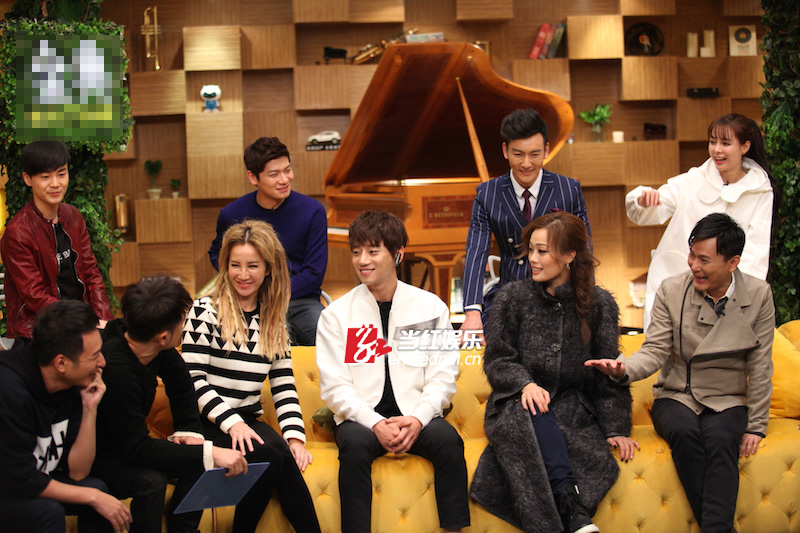 《歌手4》容祖儿遭逼供：黄致列王晰掉河里救谁？