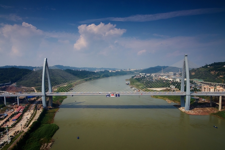 （中首）四川这座“鱼跃长江”大桥通车了 造型为全国首创