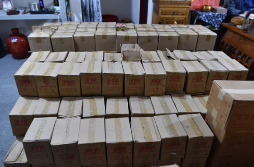 【原創】重慶警方破獲一起售賣假冒高檔白酒案 涉案金額達2000余萬元_fororder_微信圖片_20210715115906