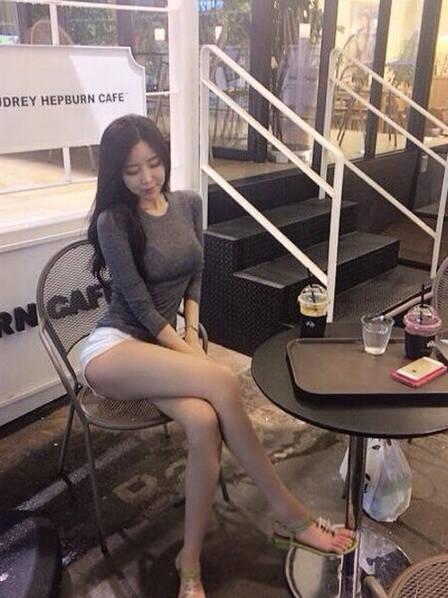 韩国女主播大长腿性感迷人 颜值爆表(组图)
