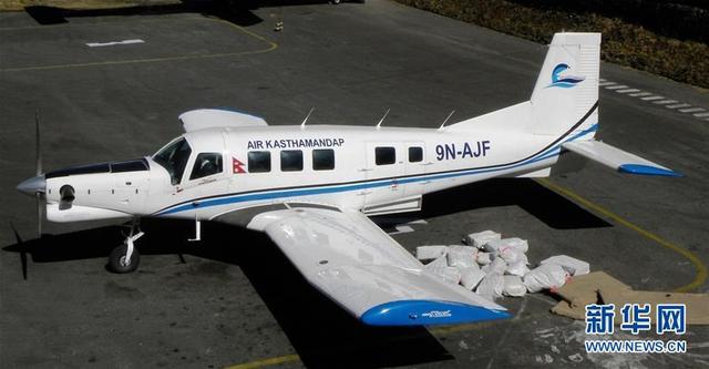 尼泊尔一架小型飞机紧急迫降致数人死伤(组图)