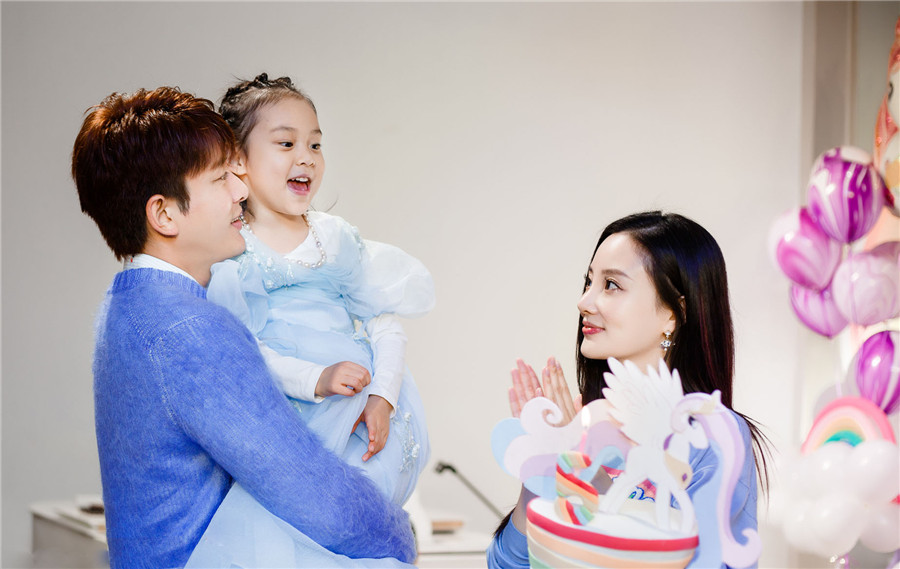 甜馨5岁生日李小璐希望像小马宝莉一样善良