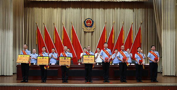 德阳公安召开庆祝建党100周年表彰大会_fororder_mmexport1625209873843