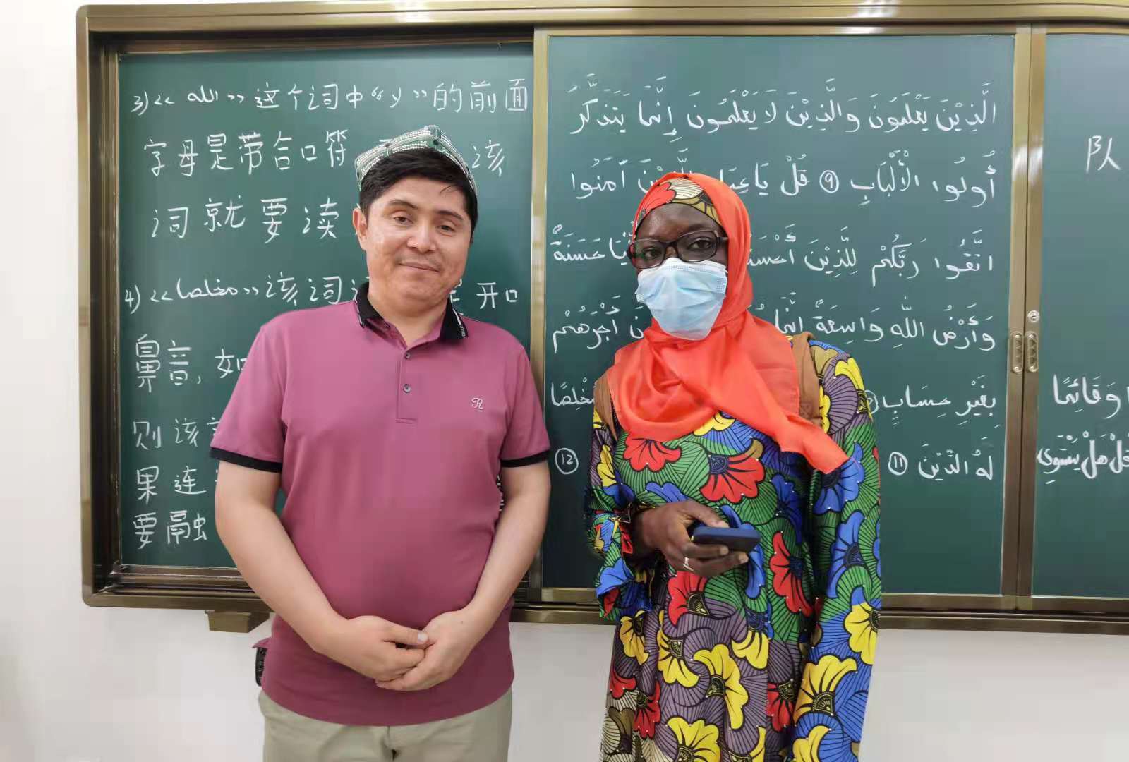 Faeza Mustapha: A idona, ana da kwanciyar hankali a yankin Xinjiang, al’ummun kabilu daban daban ke zama cikin lumana_fororder_210707世界21025-hoto3