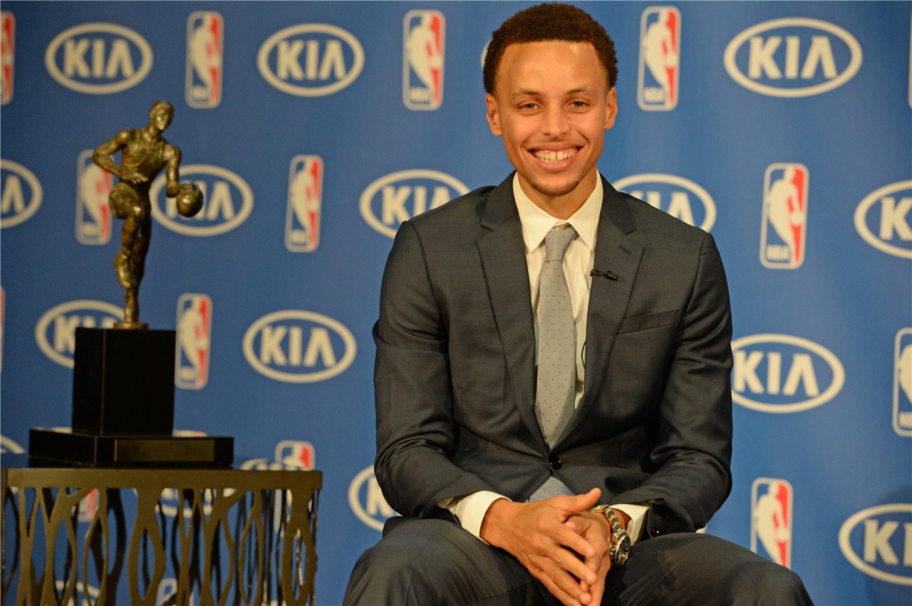 可以忘记乔丹了?库里已开创篮球新时代