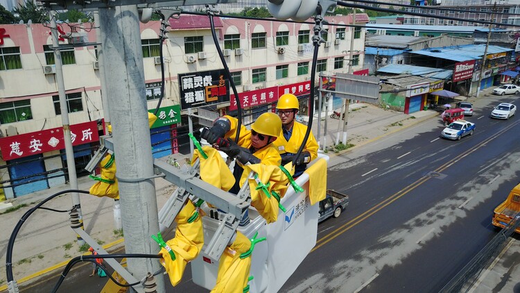 國網西鹹新區供電公司全力備戰電網度夏_fororder_1 (2)