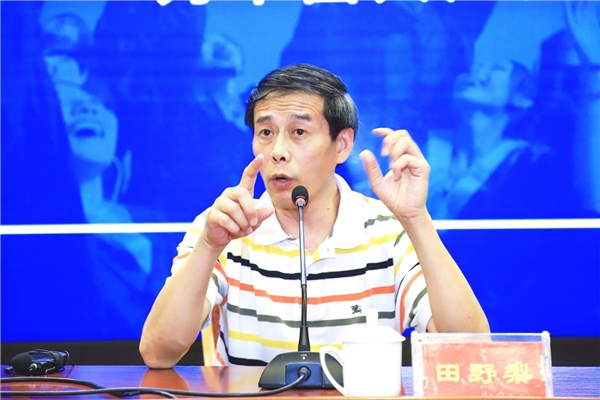 “红心照英才·大师栋梁培养工程”在京正式启动_fororder_62