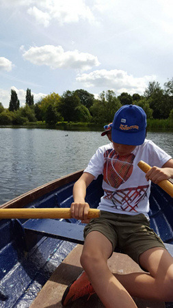 陪孩子写作业气到内伤？看英国华人家长教子良方