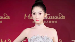 关晓彤蜡像入驻北京杜莎夫人蜡像馆