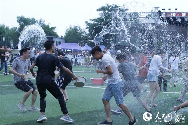 武汉高校举办少数民族学生文化交流节