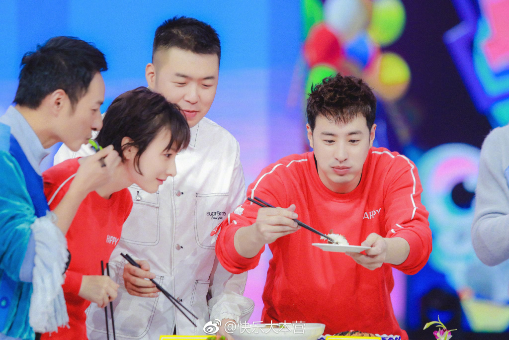 潘玮柏吴昕快本合体 一起唱歌自拍聊心事