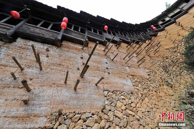 福建也有“布達拉宮”：圍墻上建48間房間