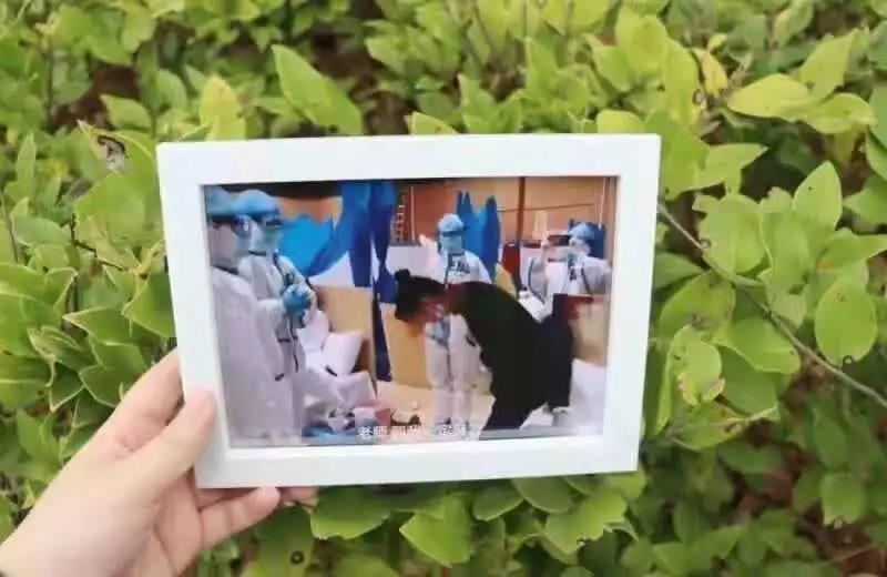 สาวเข้ารักษาโควิดในรพ.ชั่วคราวของอู่ฮั่นทำตามสัญญา 1 ปีก่อนได้สำเร็จ_fororder_方舱3