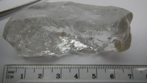 澳洲最大钻石卖出千万美元高价 重404克拉(图)