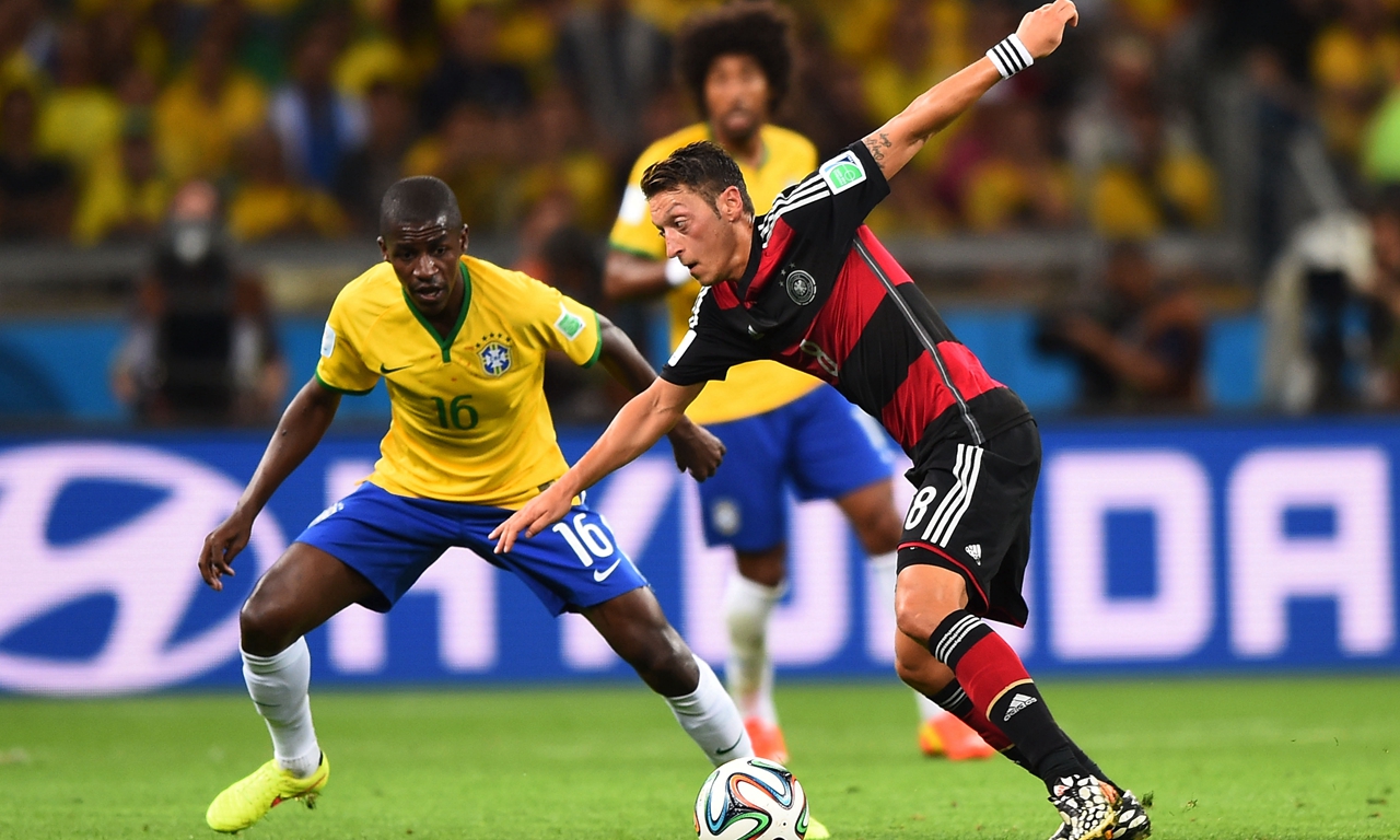 搬砖屌丝逆袭记他一人跑死梦三巴萨